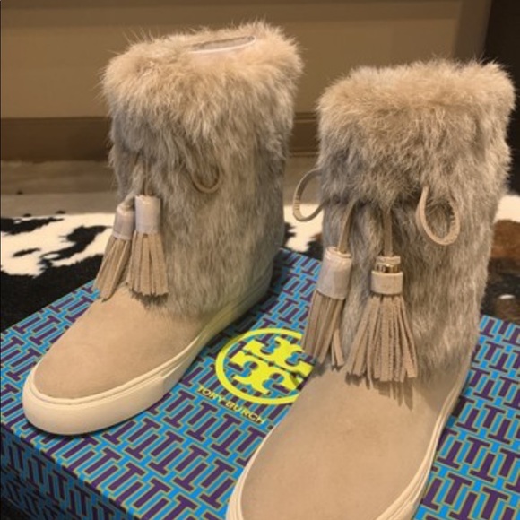 Tory Burch Anjelica Fur Boots 💥 (BRAND NEW) 💥 - Picture 2 of 9